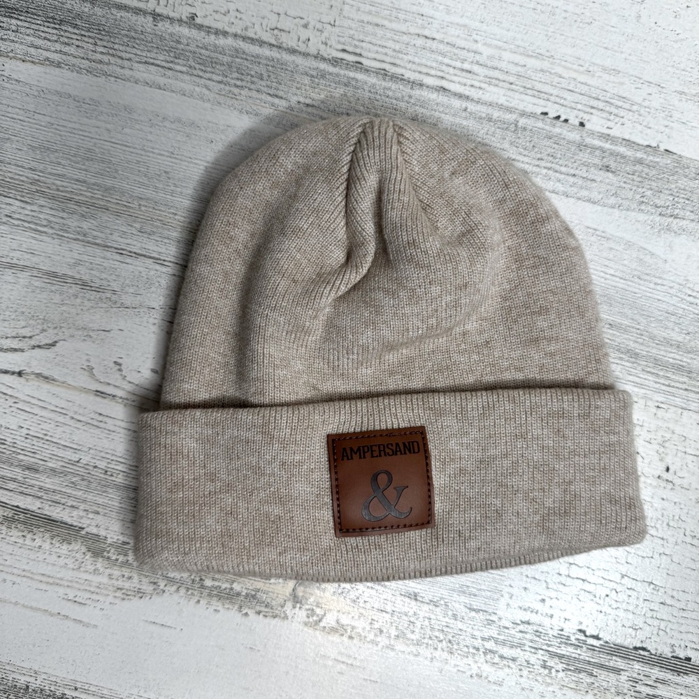 NWOT Ampersand Avenue Cuffed Beanie